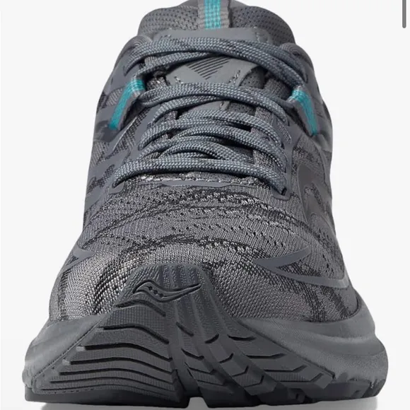 Saucony men’s asphalt running sneakers