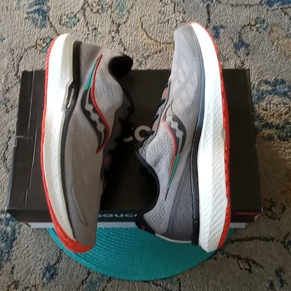 Saucony men's sneakers-NEW