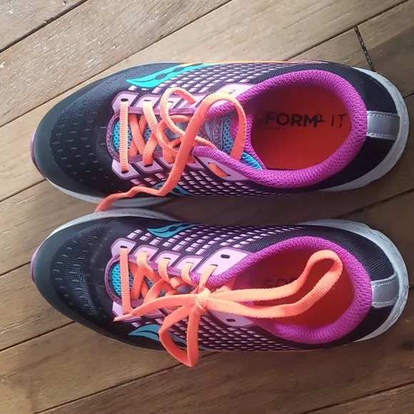 Saucony Ride 13 road running sneakers