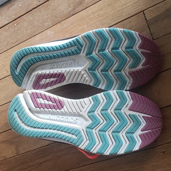 Saucony Ride 13 road running sneakers