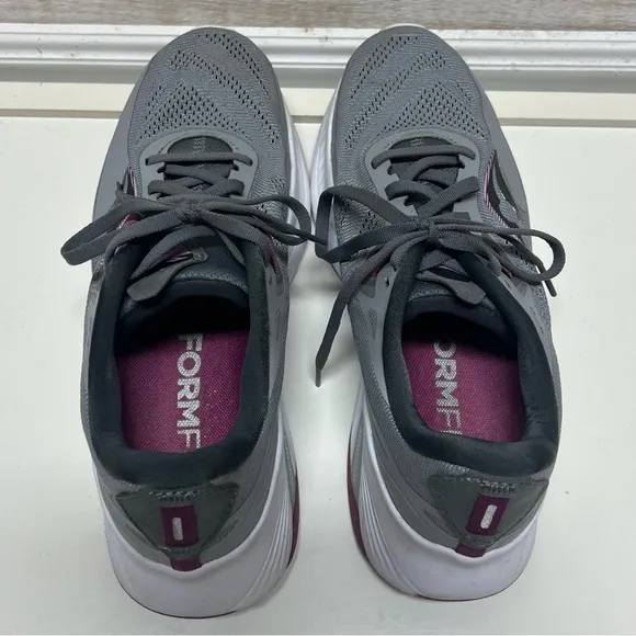 Saucony Sneakers Womens 8.5 Guide 15 Running Shoe Gray Purple Lightweight