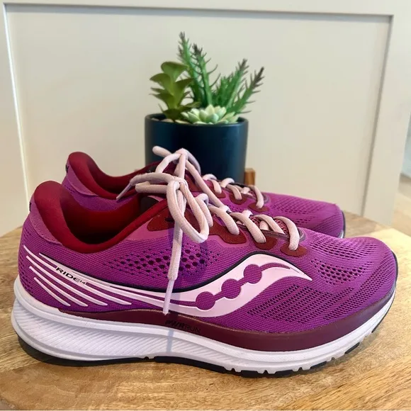 Saucony Women’s Fuchsia Running Sneakers, Size 8
