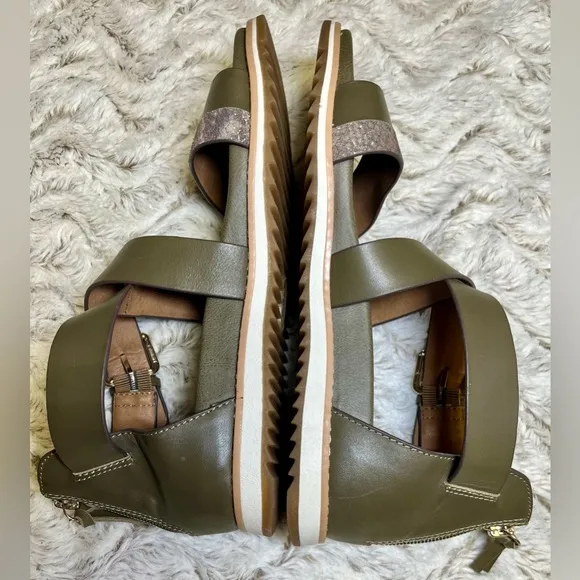 Söfft Women’s Forella Leather Strappy Comfort Sandals in Olive Green Size 8