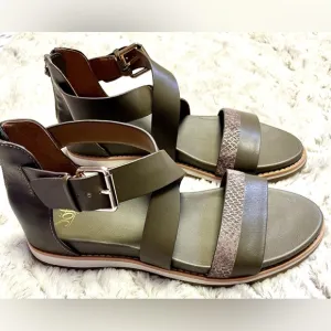 Söfft Women’s Forella Leather Strappy Comfort Sandals in Olive Green Size 8