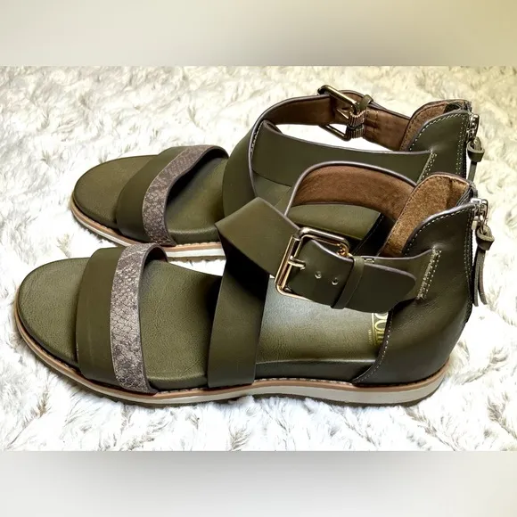 Söfft Women’s Forella Leather Strappy Comfort Sandals in Olive Green Size 8