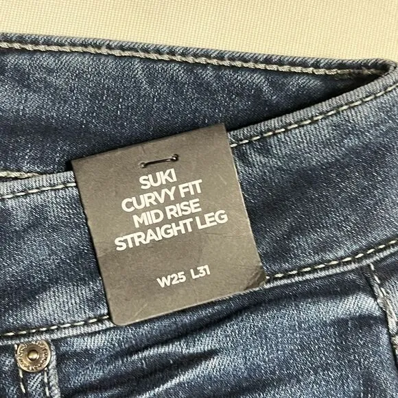 Silver | NWT Suki Curvy Fit Mid Rise Straight Leg Jeans