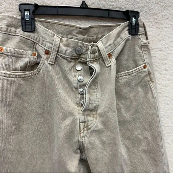 Size 2 - LEVI'S - 501 Jeans Cream Straight Leg Rent the Runway RTR $108 msrp