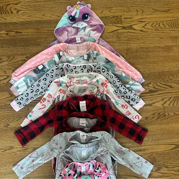 Size 4 / 5 Girls Bundle of Pajama One Pieces &amp; Matching Sets (7 total   1 pants)