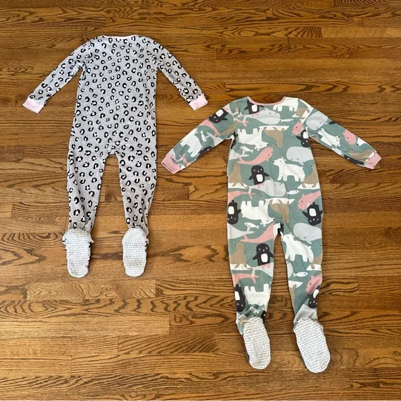 Size 4 / 5 Girls Bundle of Pajama One Pieces &amp; Matching Sets (7 total   1 pants)