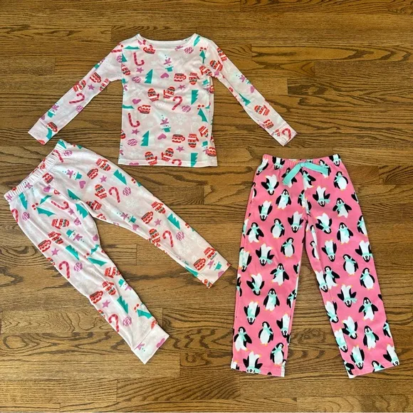 Size 4 / 5 Girls Bundle of Pajama One Pieces &amp; Matching Sets (7 total   1 pants)