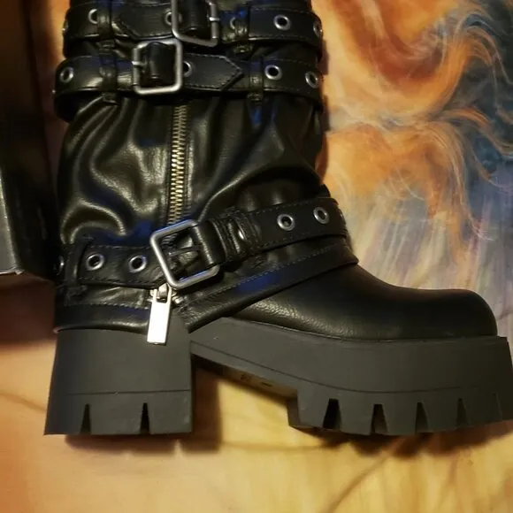 size 9 Darker Wavs boots
