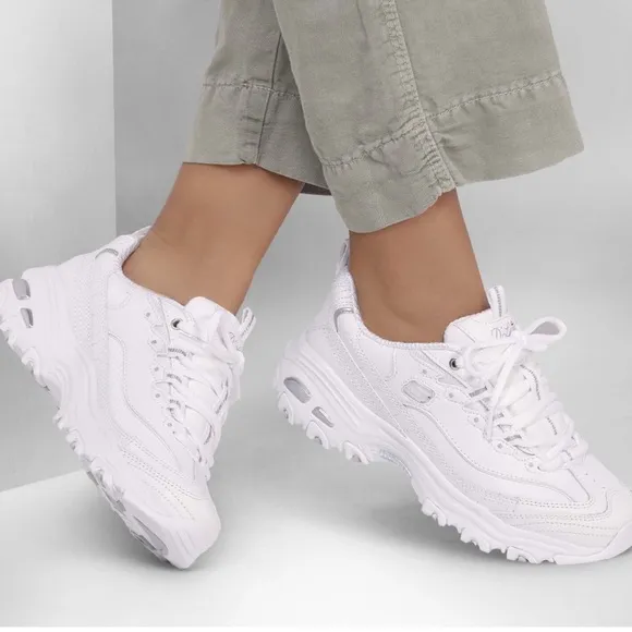 Skechers D’Lites Fresh Start Sneakers White / Silver Sport Shoes Women's Size 9