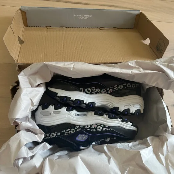 SKECHERS D'Lites Iridescent Glitter Memory foam Sneakers SIZE 6