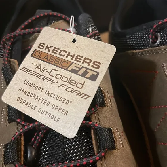 Skechers Men Classic Fit Air Cooled Memory Foam Size 12 Brown or Tan Black