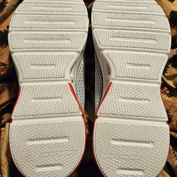 Skechers Men's glide step sport wave heat shoes size 8.5