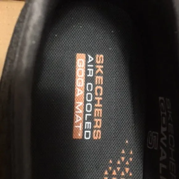 Skechers Men's GO WALK 5 Slip-On Shoes  Size 8.5  NEW IN BOX