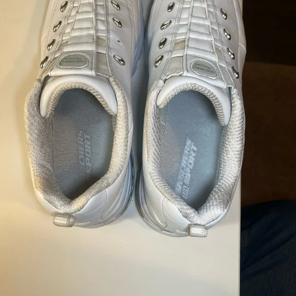 Skechers Premium Sport Shoes Womens 10 White Leather Slip On Comfort Sneakers