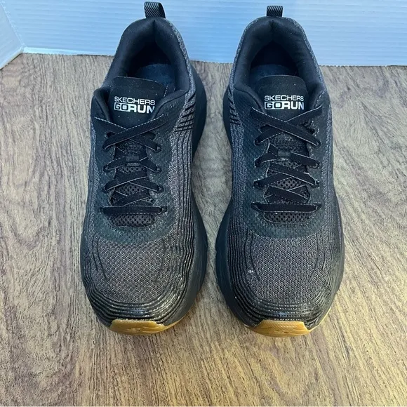 Skechers Ultra Go Run Max Cushion Running Shoe Black Sneakers Size 10