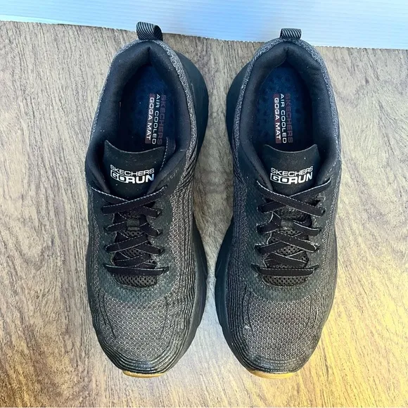 Skechers Ultra Go Run Max Cushion Running Shoe Black Sneakers Size 10