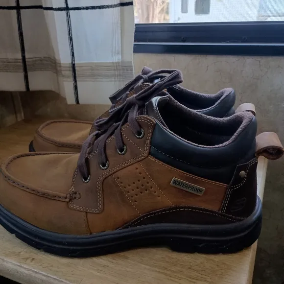 Skechers Waterproof Brown Leather Relaxed Fit Memory Foam Extra Wide 8.5