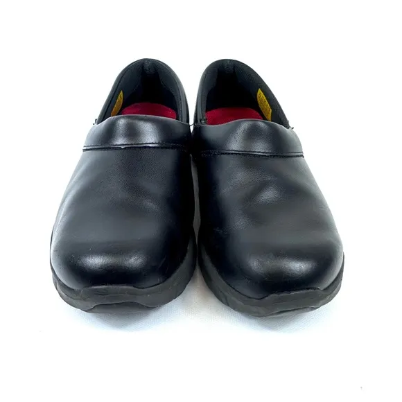 Skechers women Work Relaxed Fit Sure Track Bernal SR blk leather work shoes 7.5