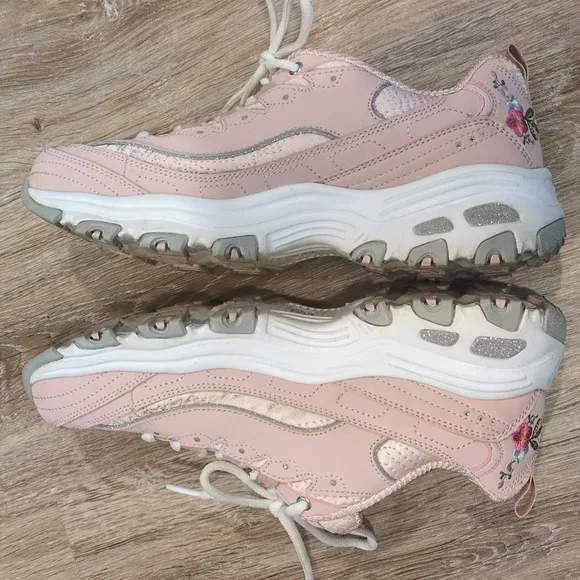 Skechers Women's Pink Floral Sneakers size 8.5
