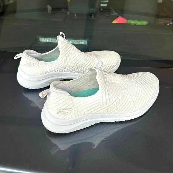Skechers Women's Ultra Flex Shoes With Air Cooled Memory Foam Size 10 White
