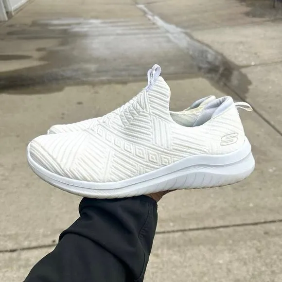 Skechers Women's Ultra Flex Shoes With Air Cooled Memory Foam Size 10 White