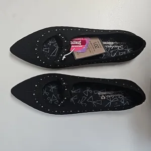 Sketchers NWT Black Shoes Sz 9.5