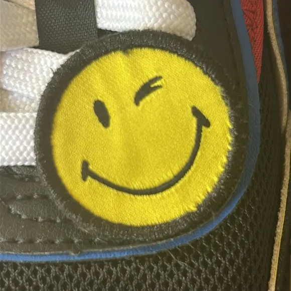 Smile 😃 wink 😉 Puma Future Rider SW PS Smiley 🌎 Kids Running 🏃 US Lids Size 1C