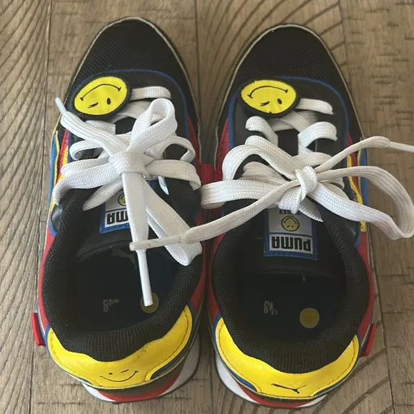 Smile 😃 wink 😉 Puma Future Rider SW PS Smiley 🌎 Kids Running 🏃 US Lids Size 1C