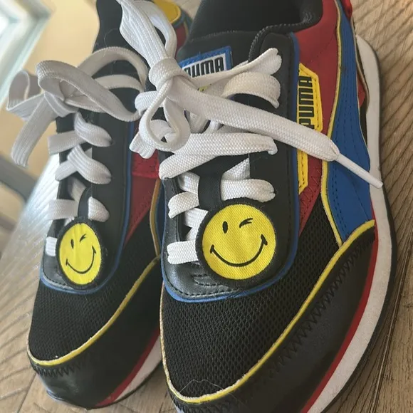 Smile 😃 wink 😉 Puma Future Rider SW PS Smiley 🌎 Kids Running 🏃 US Lids Size 1C