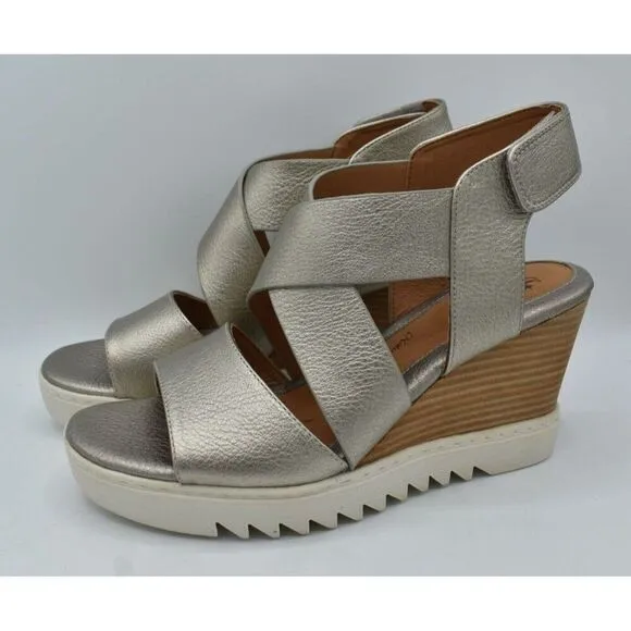 Sofft Womens Size 9.5 Uxley Grey Gold Metallic Leather Wedge Sandals Shoes