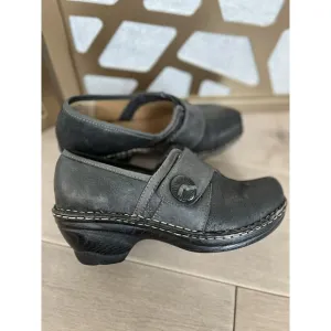 Softspots Clog Mules heel Slip On Lofers Shoes shooties Black  Leather 10 W Wide