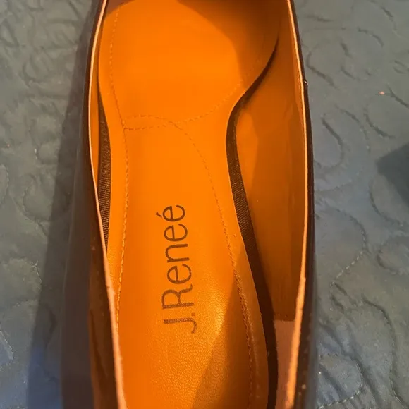 Solid black patent J Renée bow low pumps heels shoes, size 9.5 W