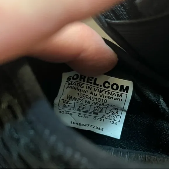 Sorel Black Kinetic Slip-On Sneakers Size 8.5 Athleisure Sporty Comfort Walking