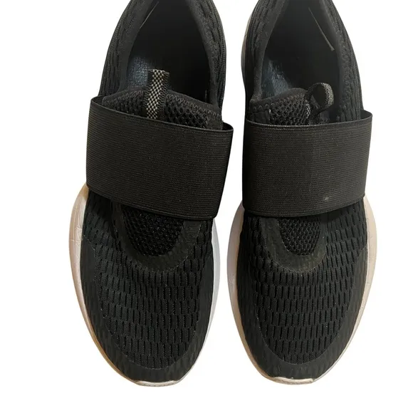 Sorel Black Kinetic Slip-On Sneakers Size 8.5 Athleisure Sporty Comfort Walking