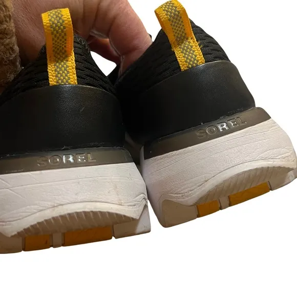 Sorel Black Kinetic Slip-On Sneakers Size 8.5 Athleisure Sporty Comfort Walking