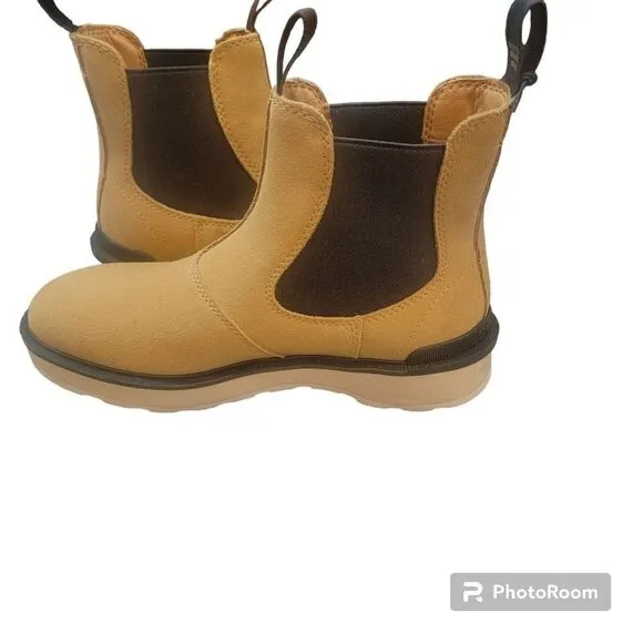 Sorel Hi-Line Chelsea Boots. NWT. Size 9.5