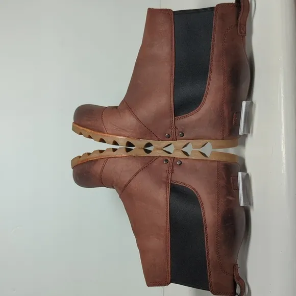 Sorel Lea hidden wedge Chelsea leather ankle boots womans size 8 EU 39