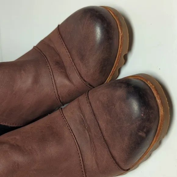 Sorel Lea hidden wedge Chelsea leather ankle boots womans size 8 EU 39
