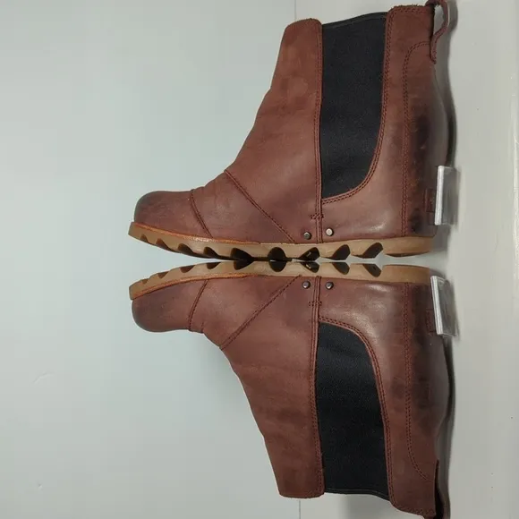 Sorel Lea hidden wedge Chelsea leather ankle boots womans size 8 EU 39