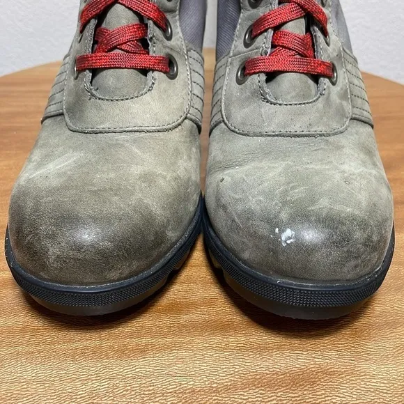 Sorel Lexie Wedge Boots Quarry Red Laces Lug Sole size 10