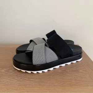 Sorel Roaming Sport Slide Platform Slip On Black &amp; White Sandals Shoes Size 7.5
