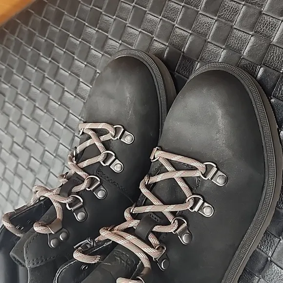 SOREL Size 6 womens Waterproof Hiking Boots Shoes Suede Leather HI LINE Lace Up
