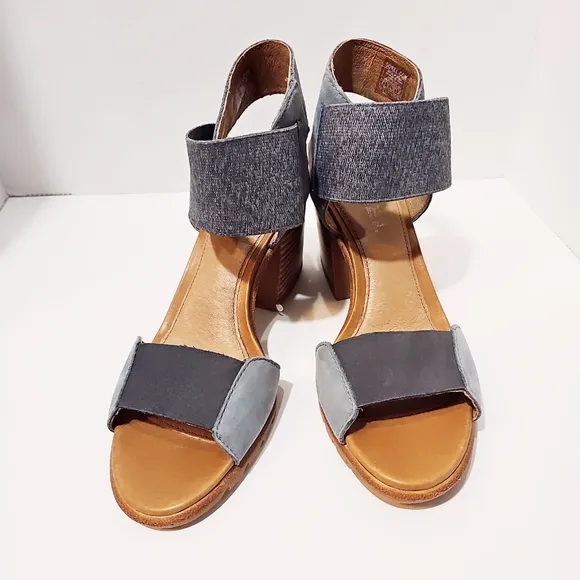 Sorel Women's Nadia Sandals Shoes size 8 NWOT in Cinder Grey