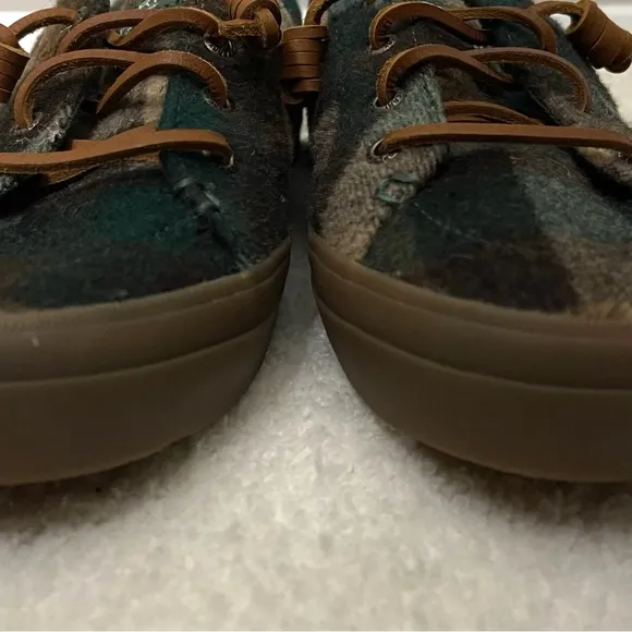 SPERRY CREST VIBE GREEN WOOL FLANNEL PLAID WOMEN'S 7 SNEAKERS BOAT SHOES
