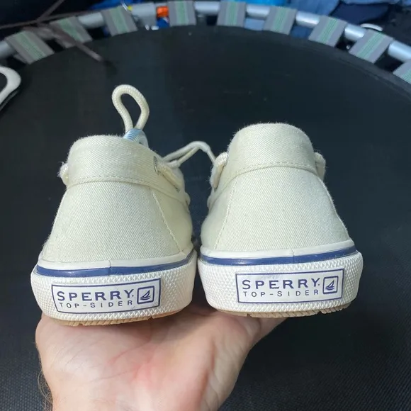 SPERRY TOPSIDERS, WHITE SLIP ON BOAT SHOES, MEN’S SIZE 9.5M