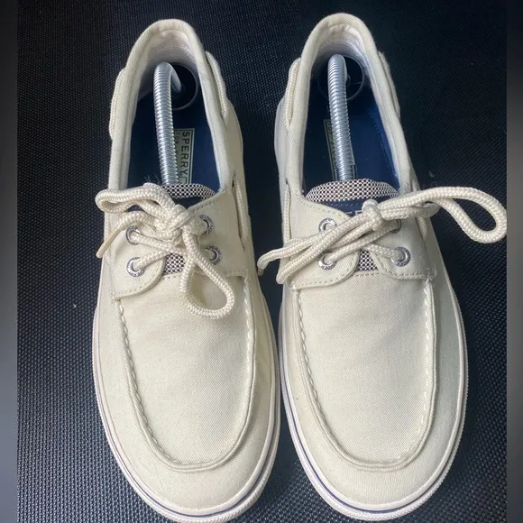 SPERRY TOPSIDERS, WHITE SLIP ON BOAT SHOES, MEN’S SIZE 9.5M