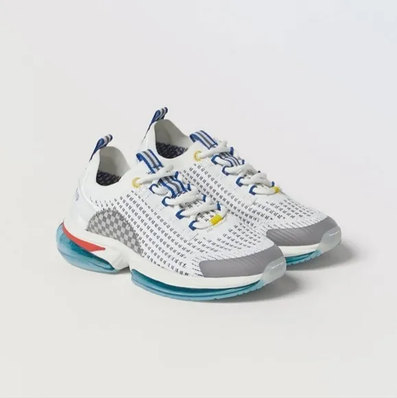 SPORTY RACING WHITE SNEAKERS SIZE 2.5